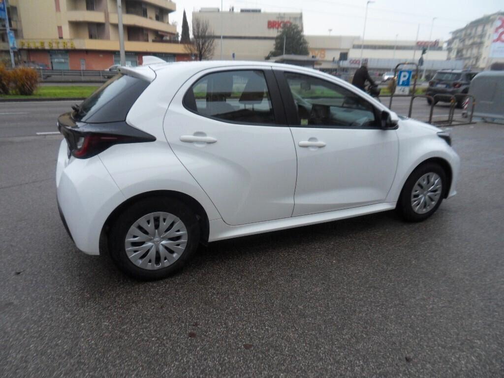 Toyota Yaris 1.0 5 porte Active