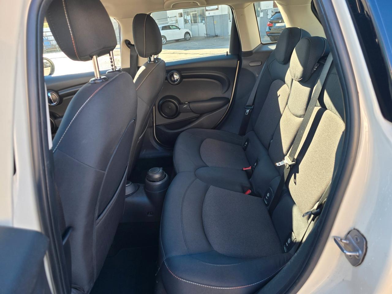 Mini 1.5 Cooper D 5 porte