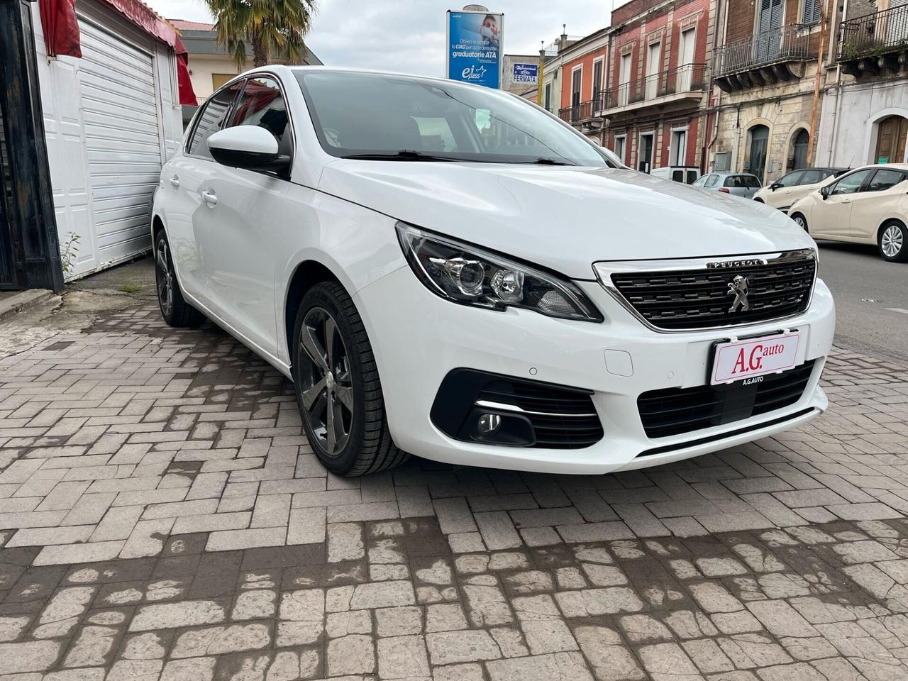 Peugeot 308 BlueHDi 130 S&S EAT8 Allure