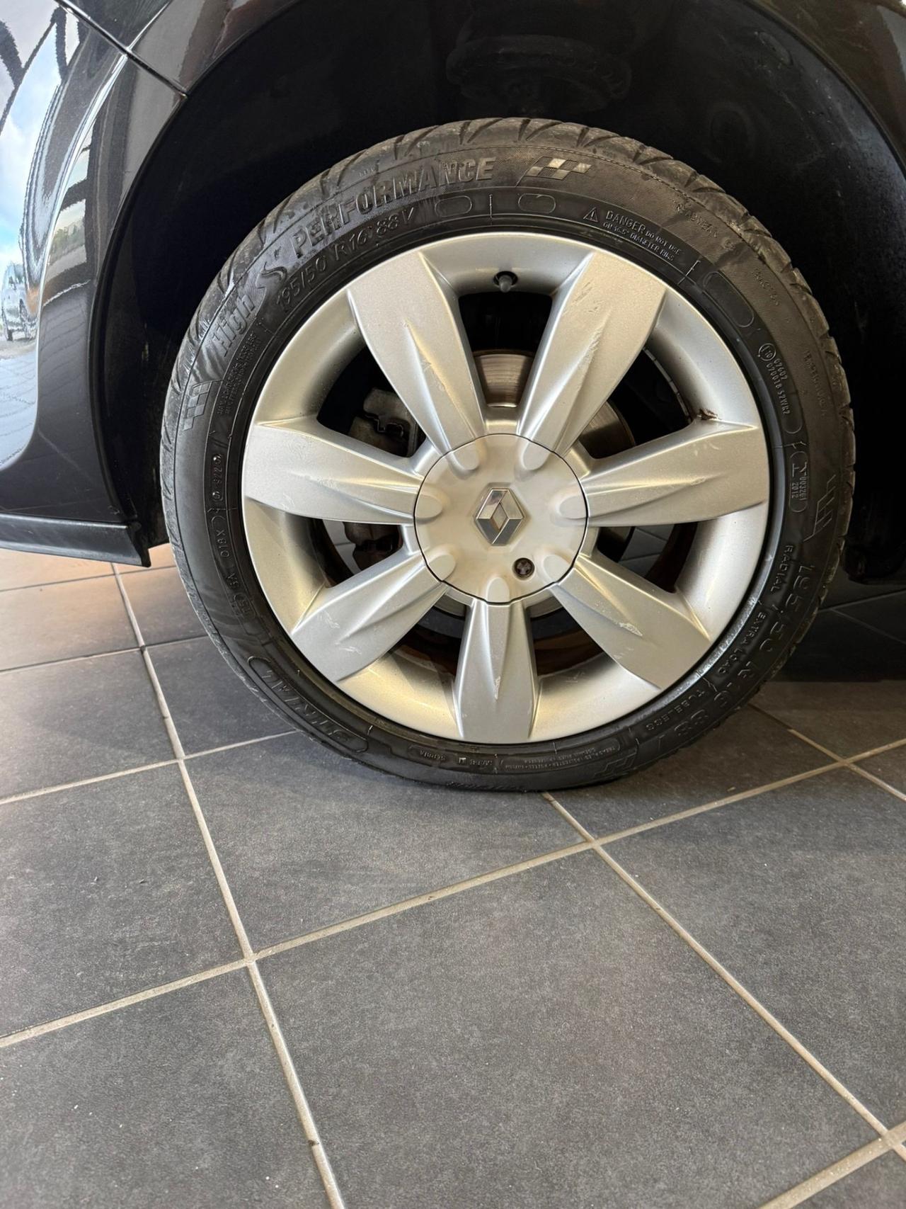 Renault Clio 1.5 dCi 85CV-NEOPATENTATI