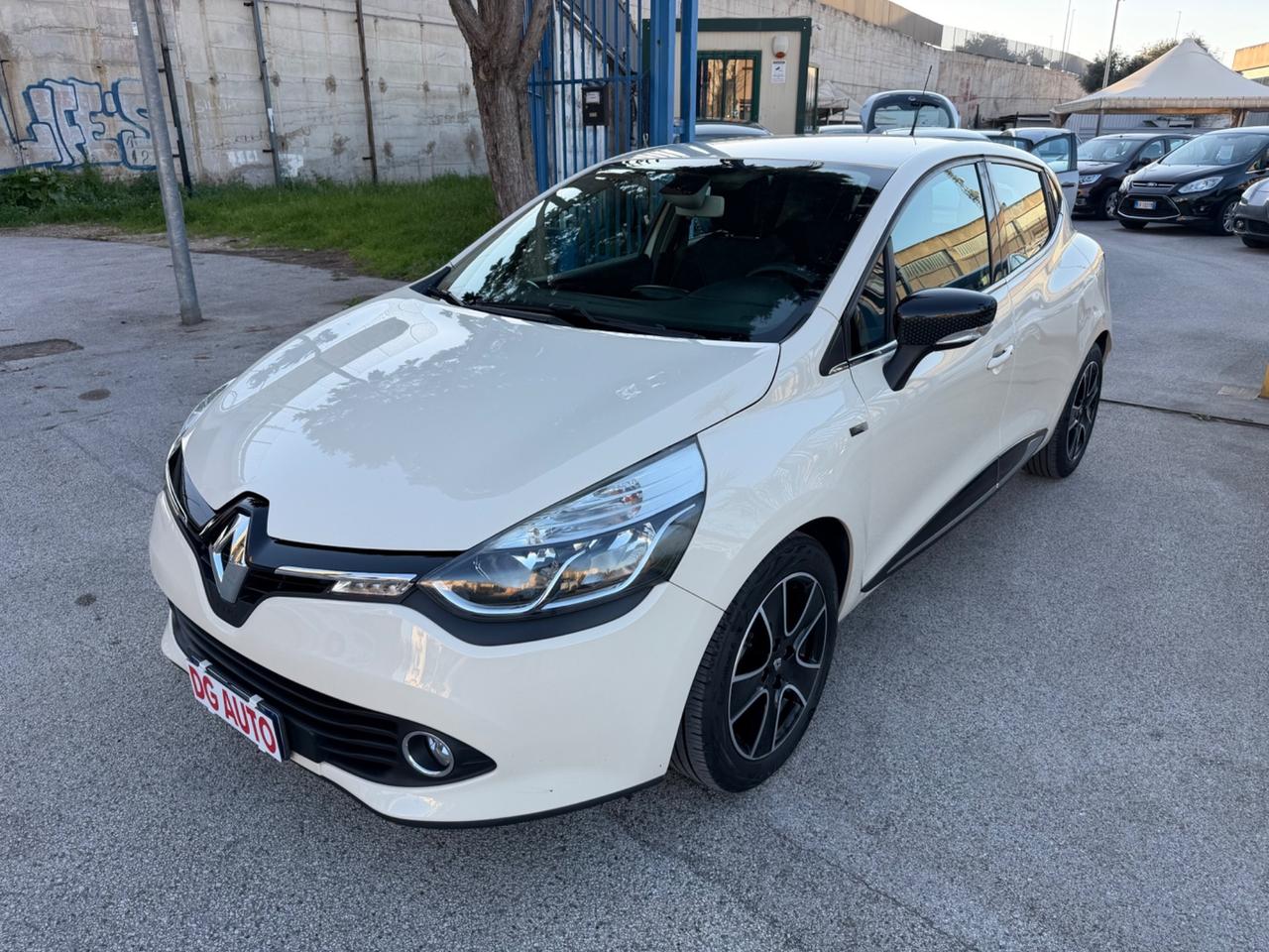 Renault Clio 1.2 benzina 75 cv 2015 navi retroc