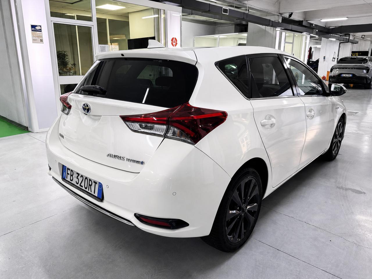 Toyota Auris 5 Porte Auris 1.8h Lounge cvt