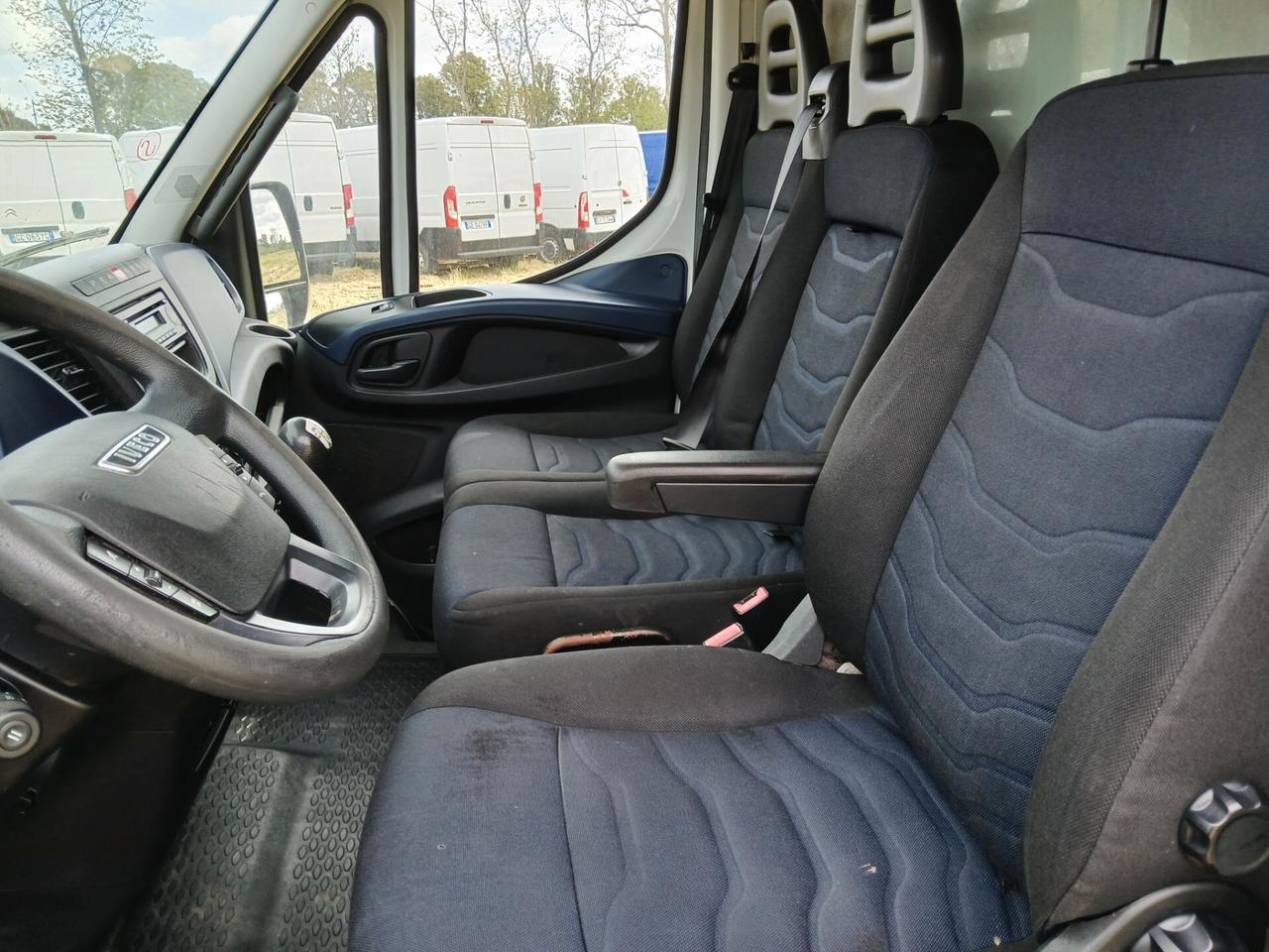 Iveco Daily 35C14 2.3 HPT PC-RG Cabinato