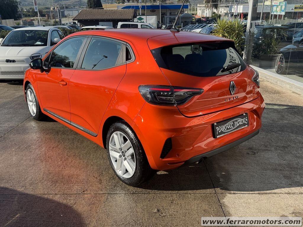 Renault Clio SCe 65 CV neo patentati a soli 179 euro al mese