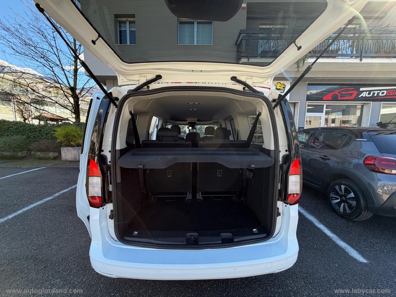 FORD Gr.Tourneo Connect 2.0 122 aut. Tit.