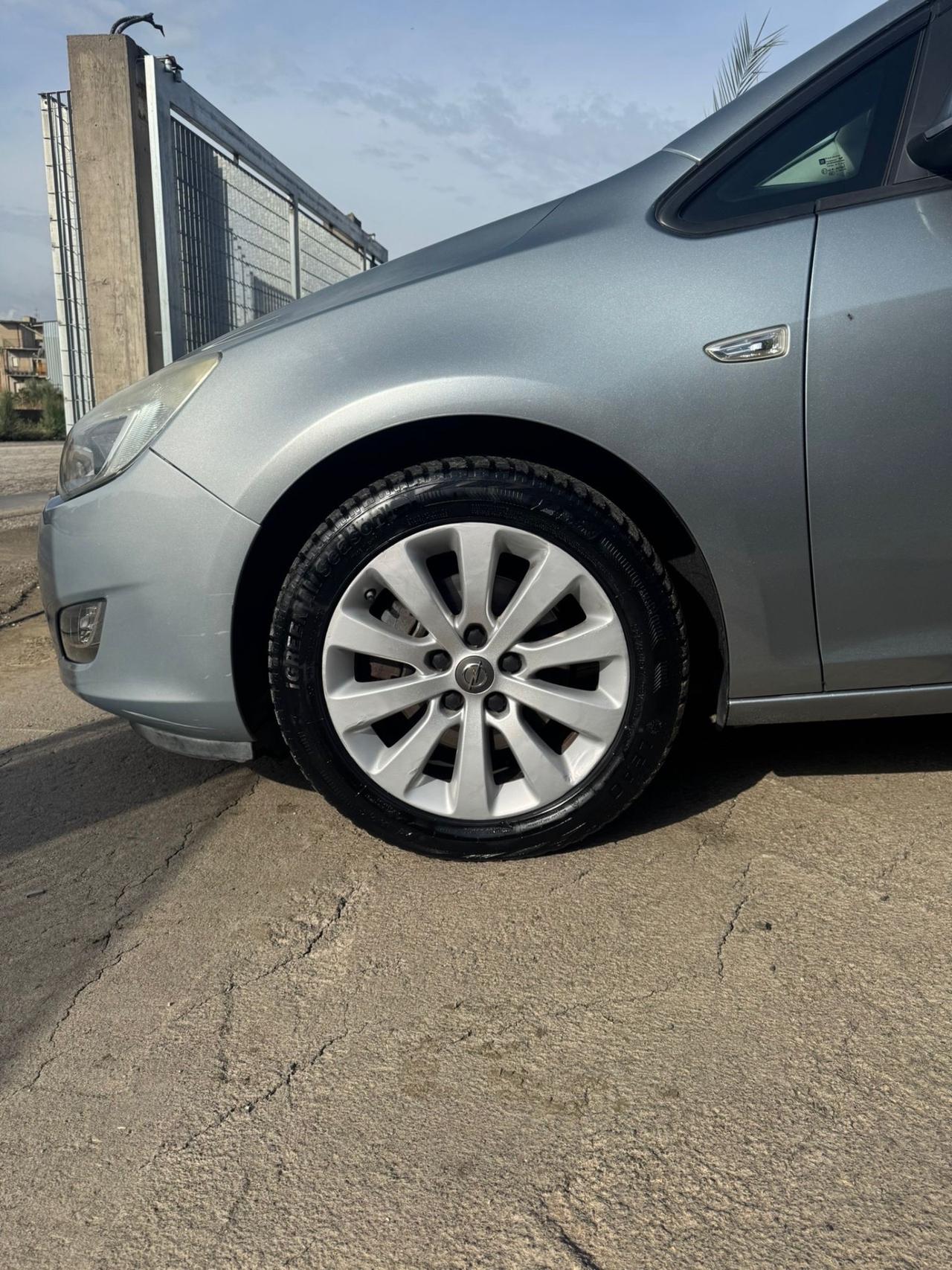 Opel Astra 1.7 CDTI 110CV Sports Tourer Cosmo Fleet