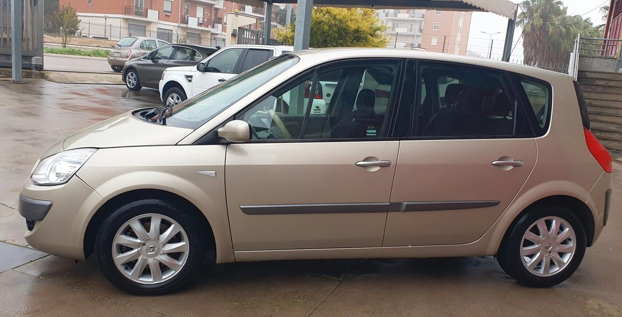 Renault Scenic Scénic 1.9 dCi/130CV Dynamique