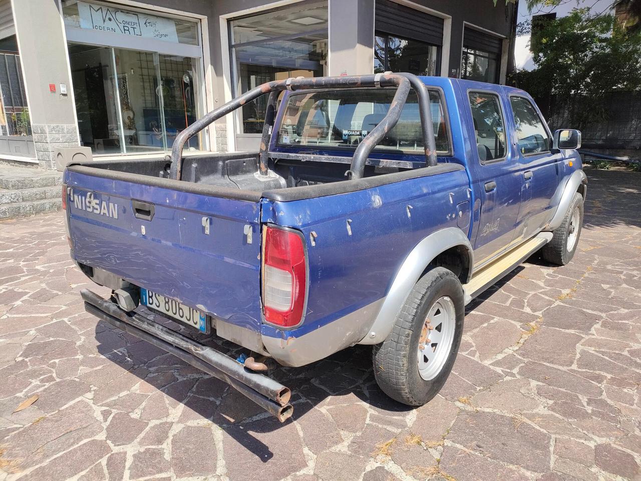 Nissan Navara Double Cab King Cab 2.5 TD