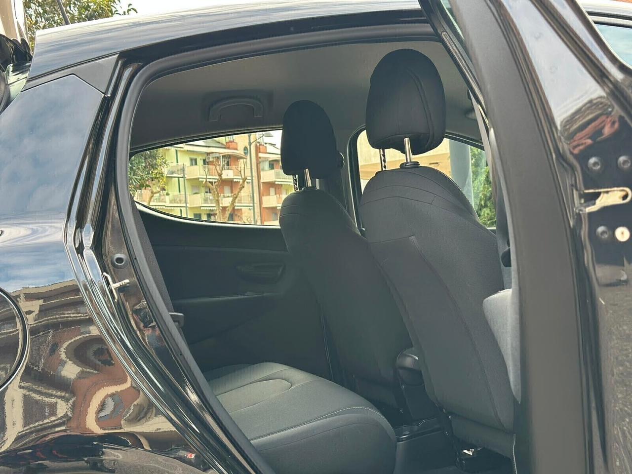 Lancia Ypsilon 1.2 69 CV 5 porte GPL Ecochic Gold