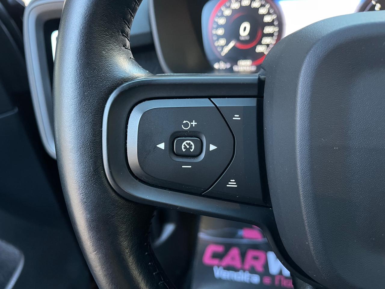 VOLVO XC40 D3 Geartronic Momentum 2020