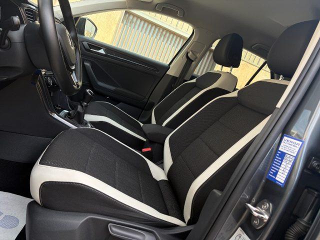 VOLKSWAGEN T-Roc 1.6 TDI Advanced *Coockpit*LED*