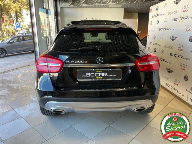 MERCEDES-BENZ GLA 200 d Aut. Sport *TETTO*PELLE*CAMERA