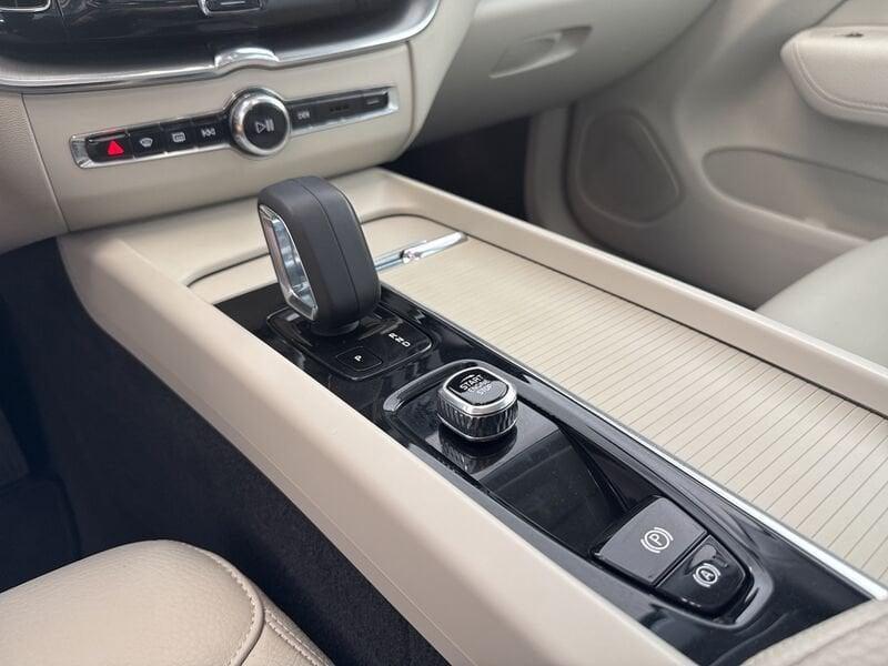 Volvo XC60 B4 (d) automatico Core