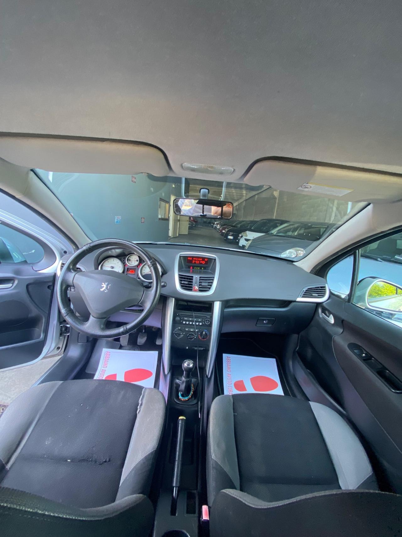 Peugeot 207 1.4 HDi 70CV 5p. XT Neopatentati
