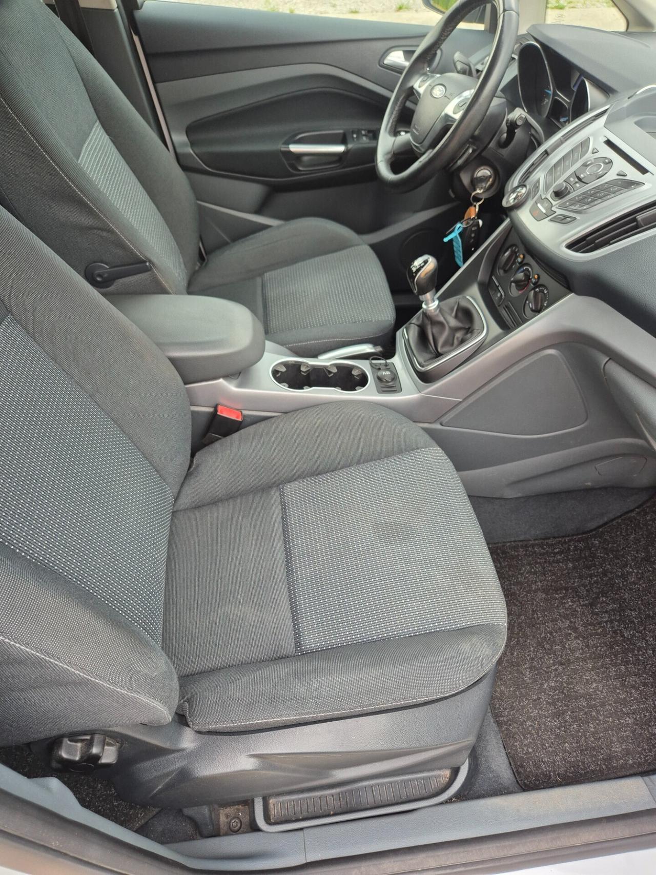 Ford C-Max 1.6 TDCi 115CV Titanium neopatentati