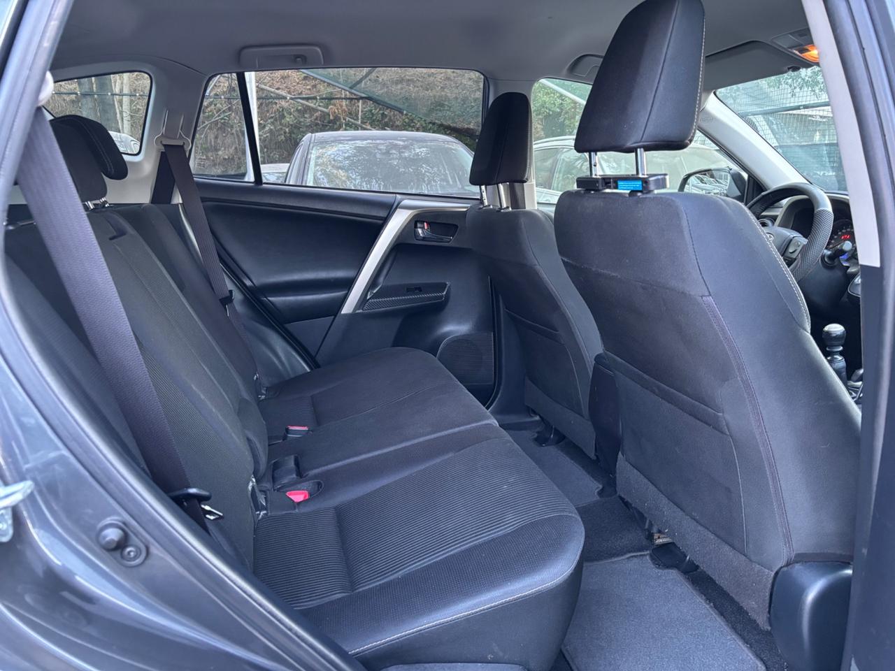 Toyota RAV 4 - 2.0 D-4D Style White Ed.