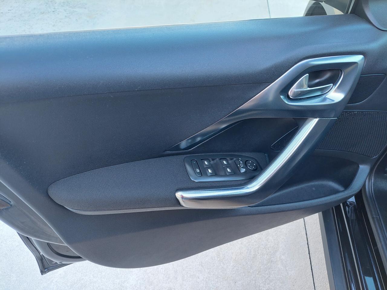 Peugeot 2008 BlueHDi 100 Allure SOLI 96.000KM