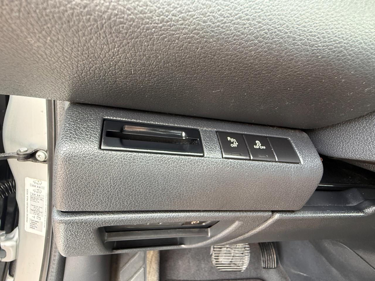 Peugeot 3008 1.6 HDi 110CV cambio robotizzato Tecno