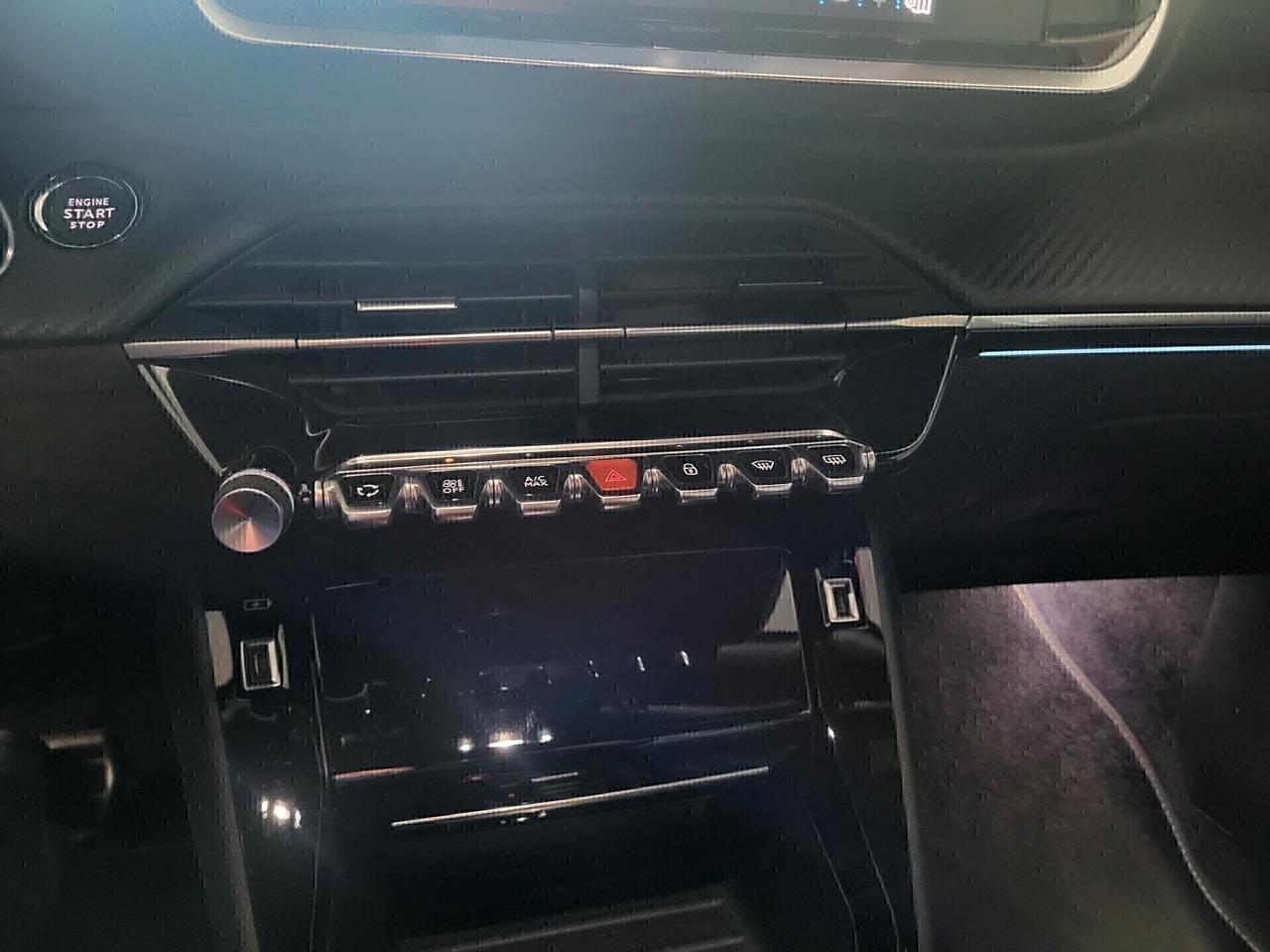 Peugeot 2008 BlueHDi 130 S&S EAT8 GT+navi+bixeno