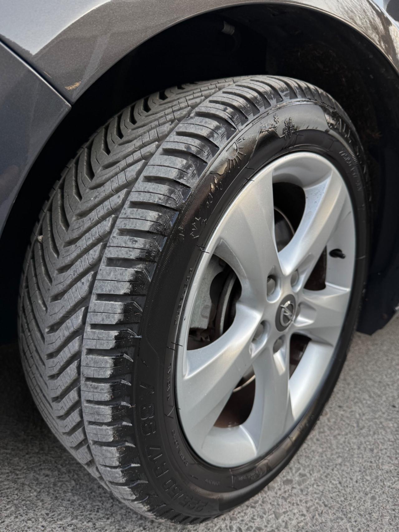 Opel Zafira Tourer 1.4 Turbo 140CV GPL Cosmo