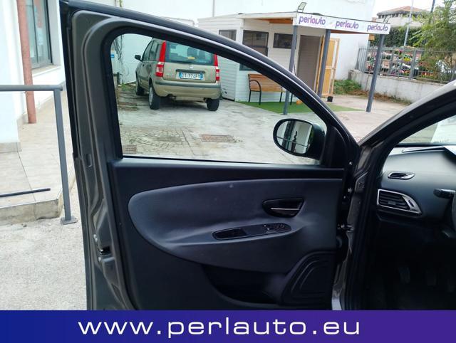 LANCIA Ypsilon 1.2 69 CV 5 porte Gold