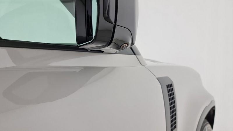 Land Rover Defender 110 3.0D I6 200 CV AWD Auto X-Dynamic SE