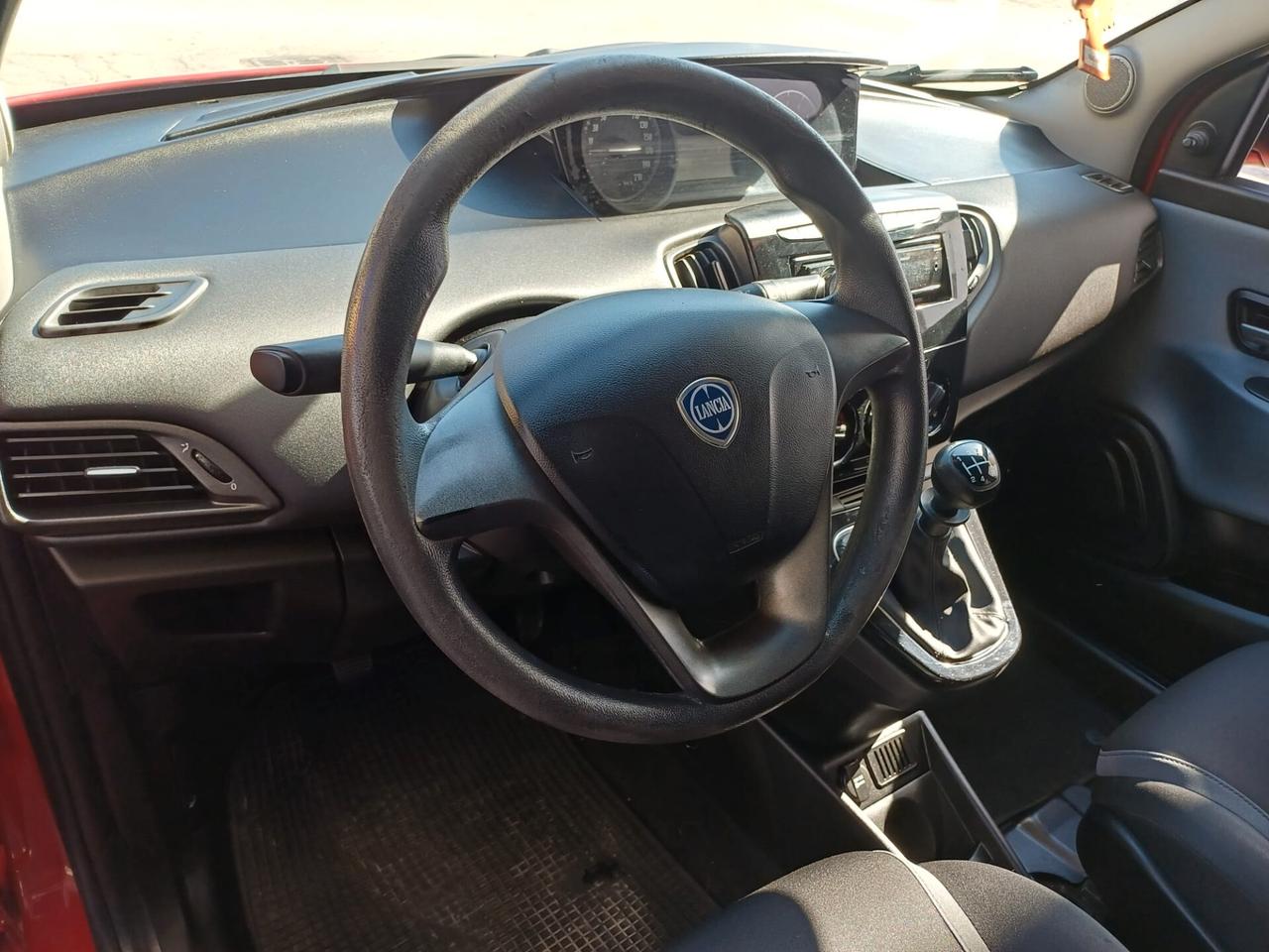Lancia Ypsilon GPL DI SERIE Fiammante - 2018