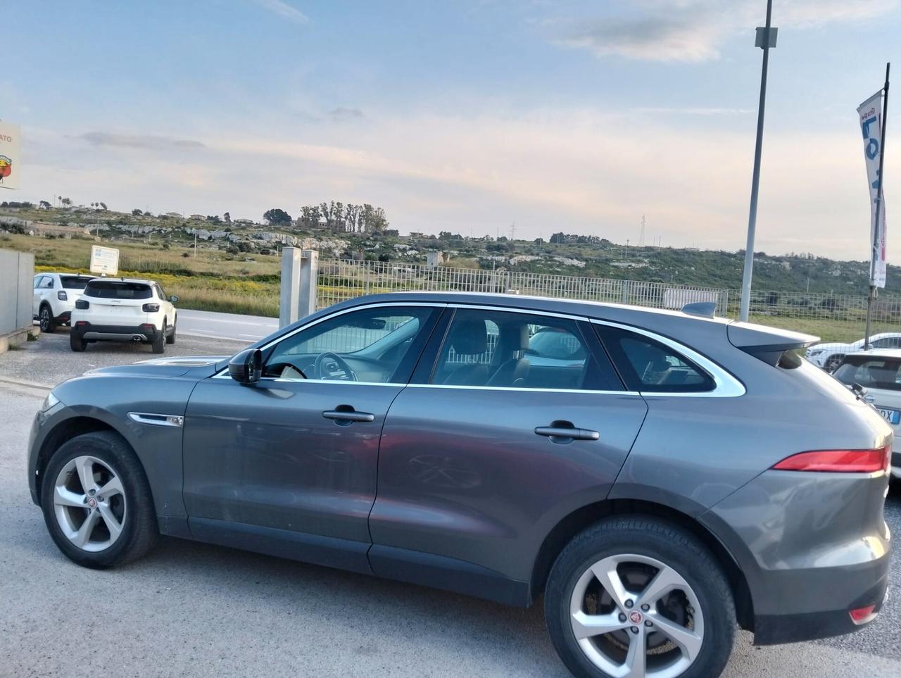 Jaguar F-Pace 2.0 D 180 CV AWD aut. Portfolio