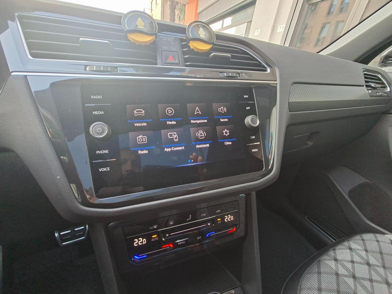 Volkswagen Tiguan 2.0 tdi R-Line 150cv dsg