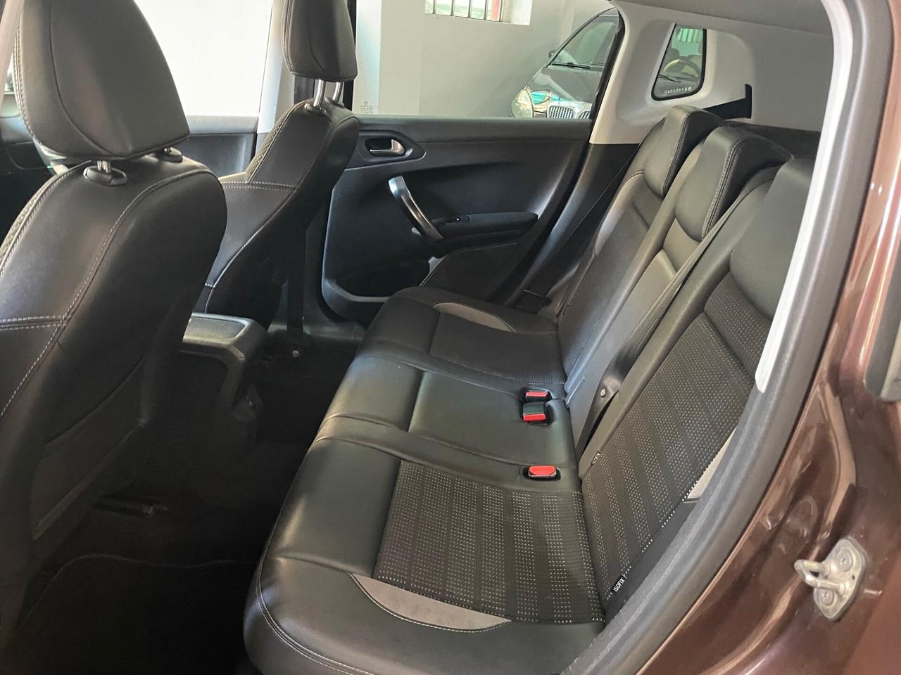Peugeot 2008 1.6 e-HDi 115 CV Stop&Start Allure