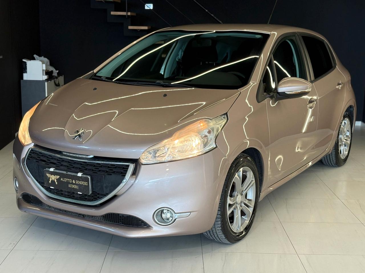 Peugeot 208 1.4 HDi 68 CV 5 porte Allure