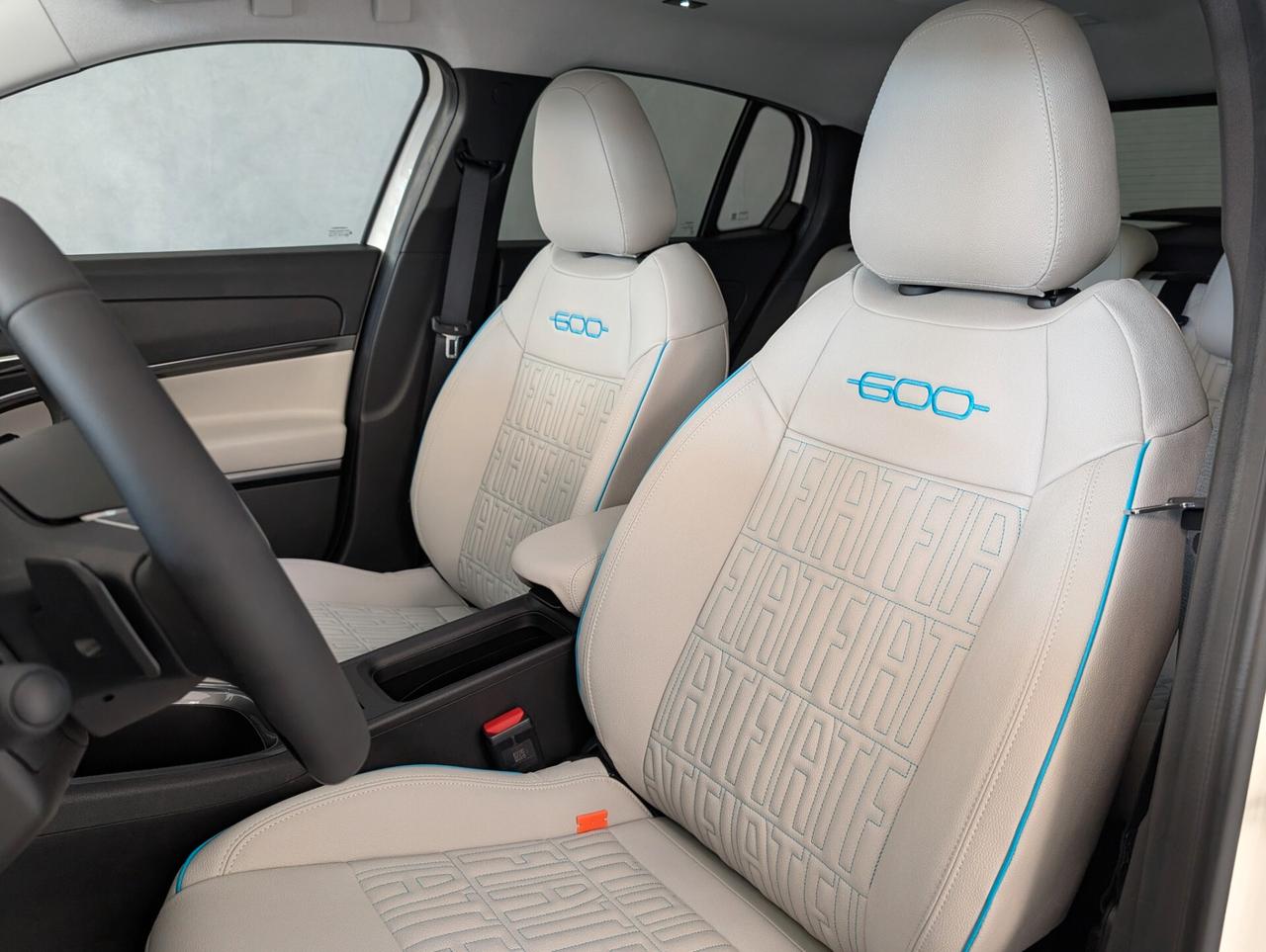 Fiat 600 Hybrid 110 CV DCT MHEV La Prima Plus