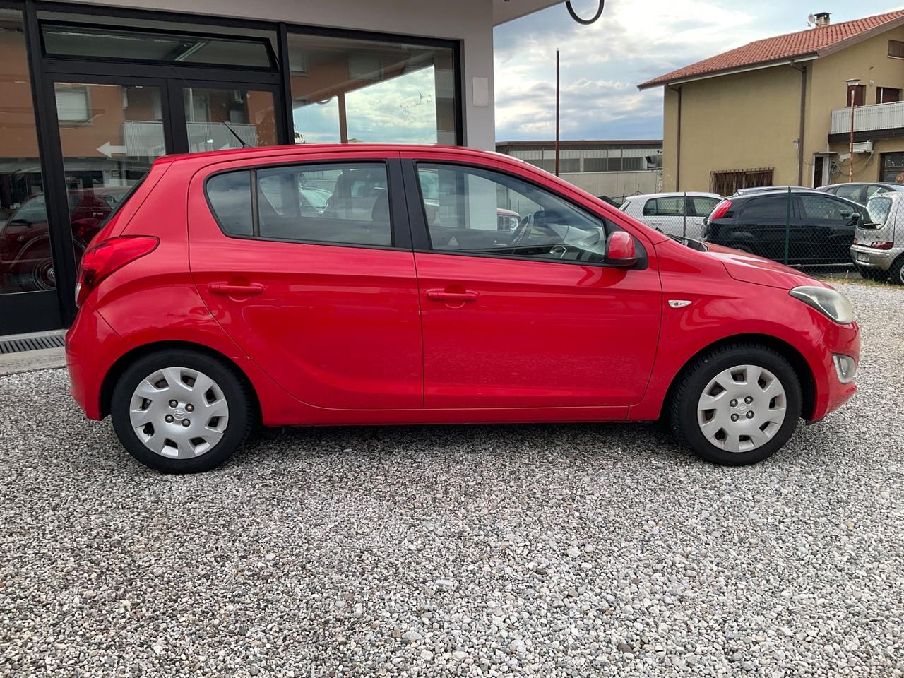 Hyundai i20 1.2 5p. Econext Sound Edition