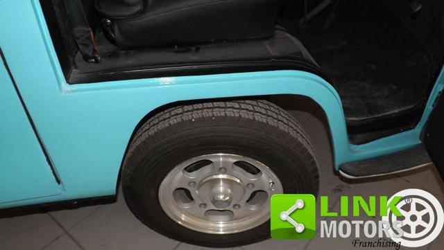 VOLKSWAGEN T2 26B1 con cassone completamente restaurato