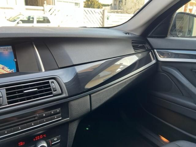 BMW Serie 5 525d xDrive Touring del 2015, con 218
