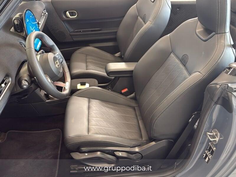 MINI Cooper Mini Cabrio F67 Mini Cabrio 2.0 C JCW auto