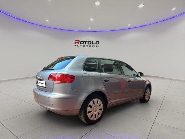 AUDI A3 1.6 16V FSI Attraction