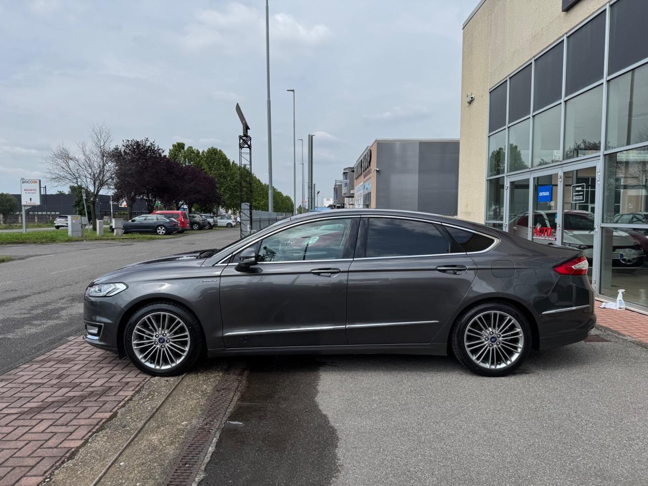 Ford Mondeo Hybrid 2.0 140 CV eCVT 4 porte Vignale