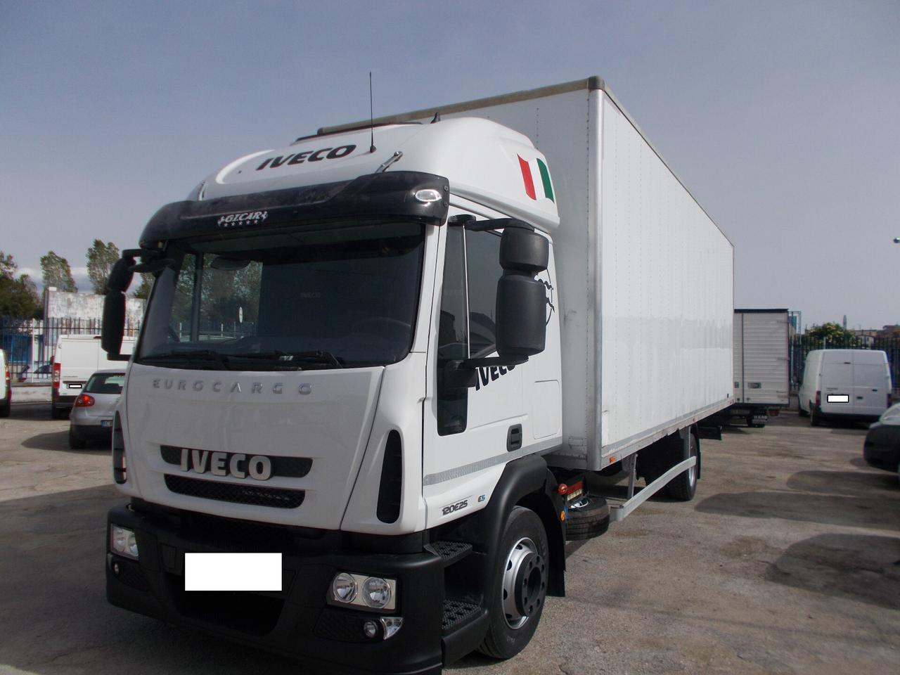Iveco 120e25 2011 furgone mt.820 e.5