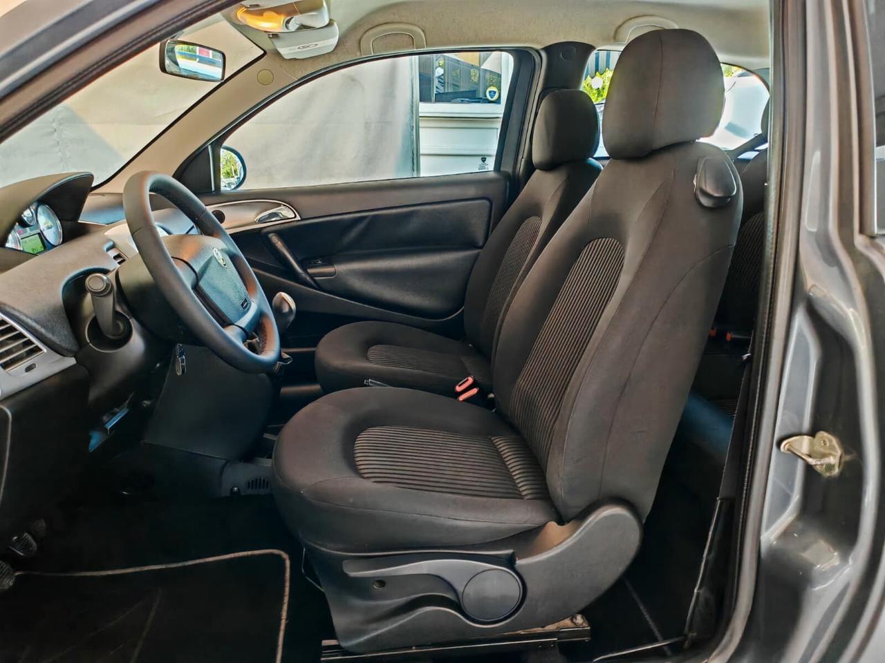 Lancia Ypsilon 1.3 Mjt 90 CV Platino