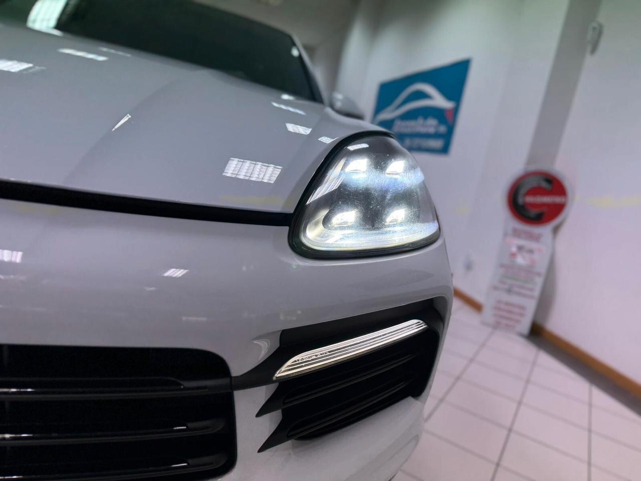 Porsche Cayenne Coupé 3.0B V6 FULL 2019