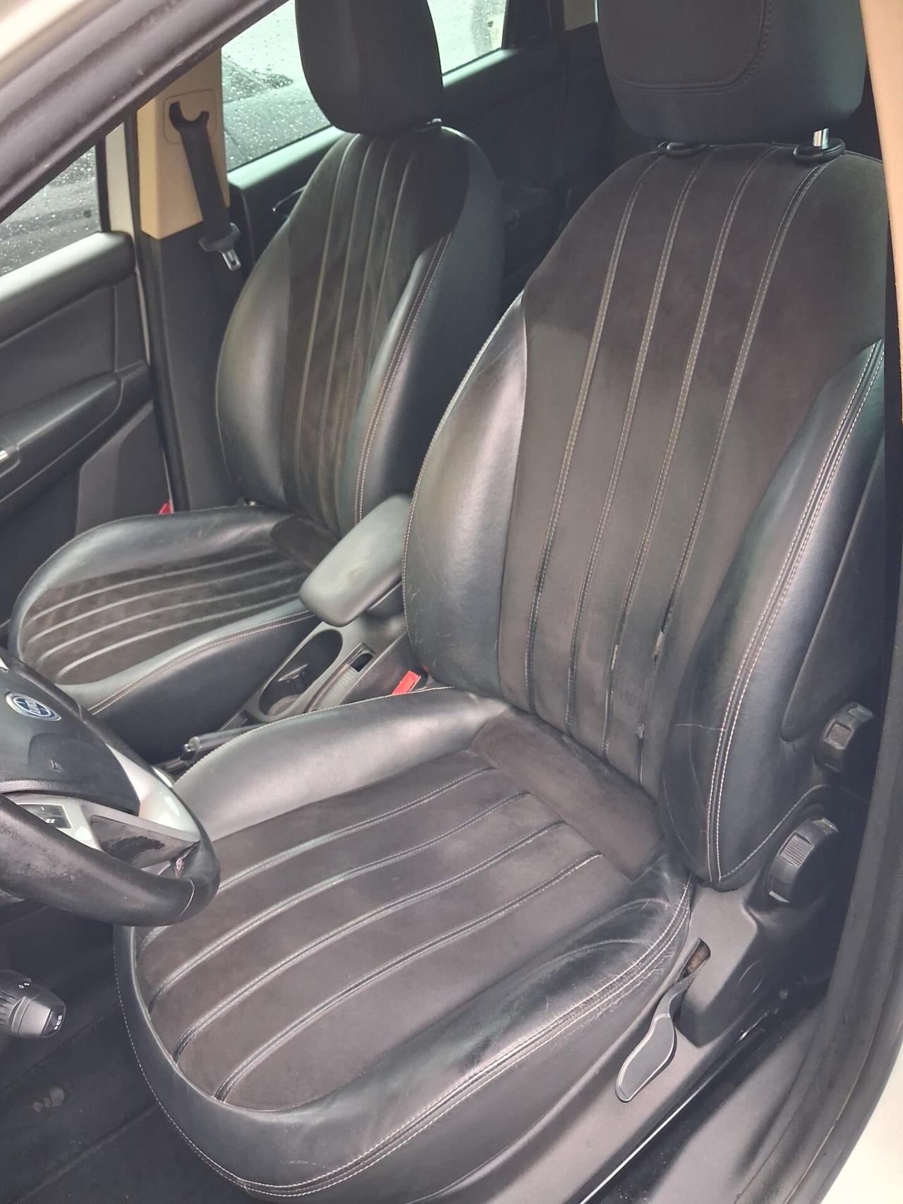 Lancia Delta 1.6 MJT DPF 105 CV Silver