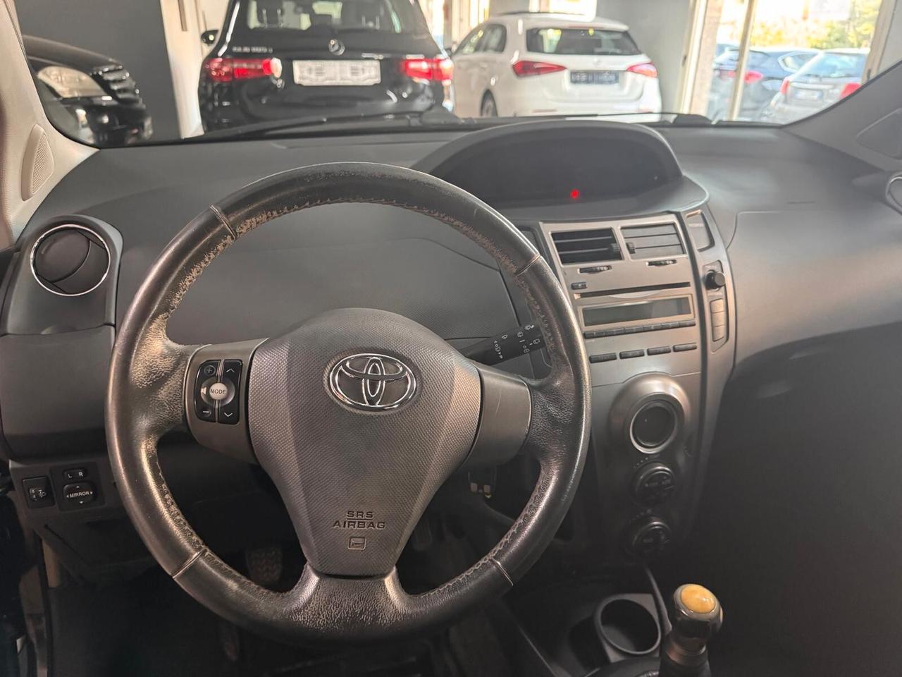 Toyota Yaris 1.0 5 porte Now