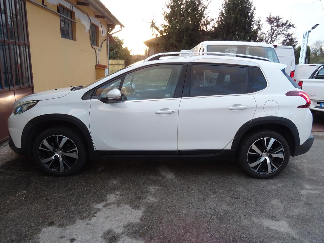 Peugeot 2008 BlueHDi 120 Allure