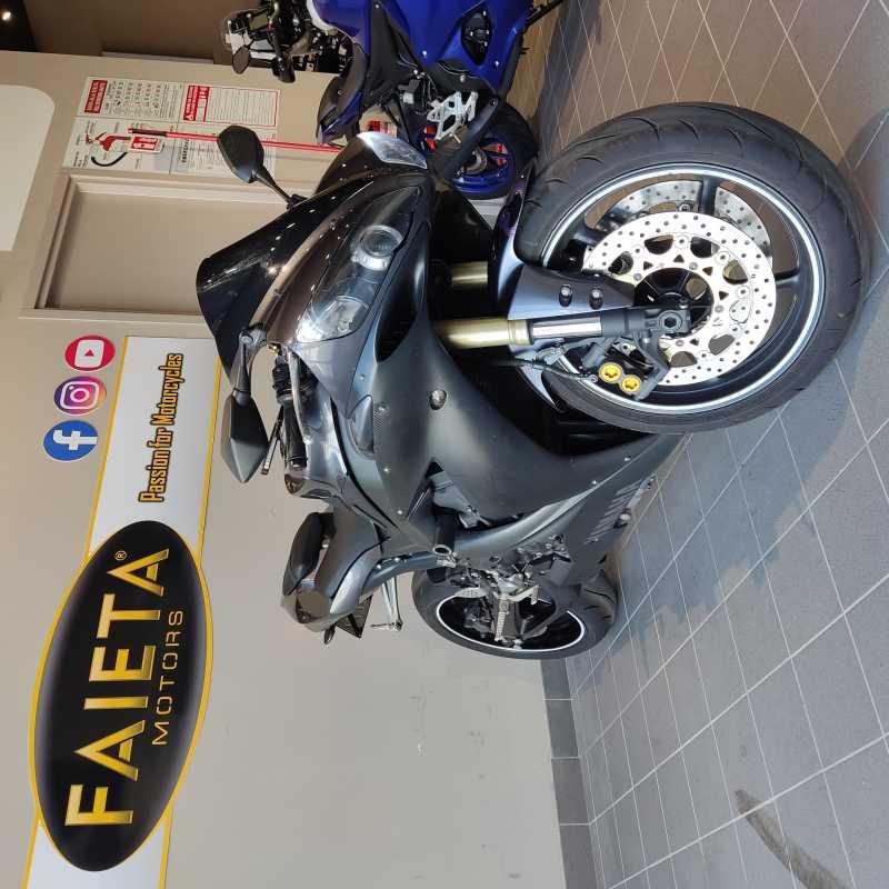 Yamaha YZF R1 - 2004