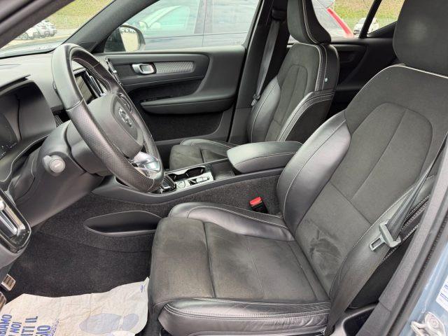 VOLVO XC40 T5 Recharge Plug-in Hybrid R-design