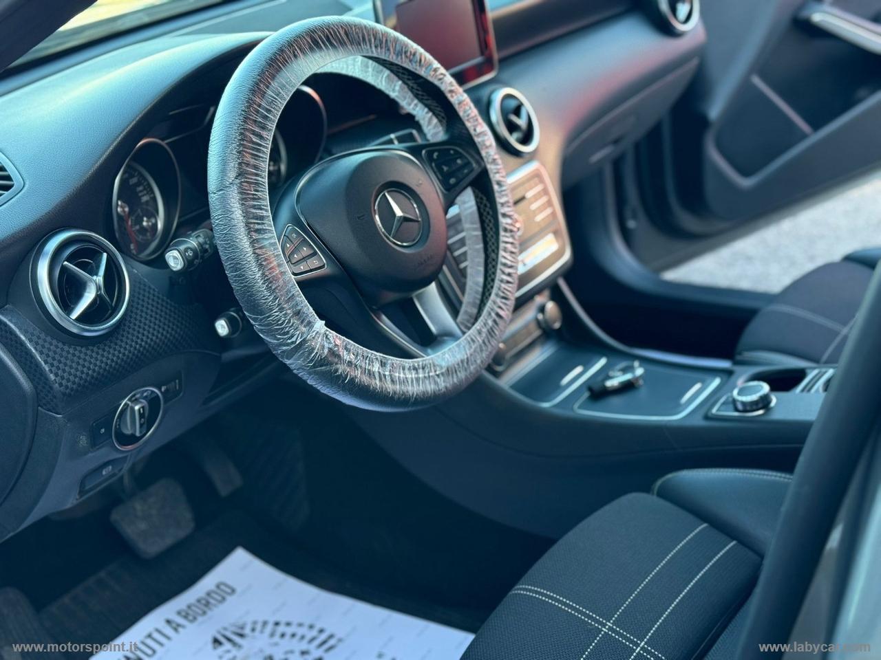 MERCEDES-BENZ A 180 d Automatic Premium