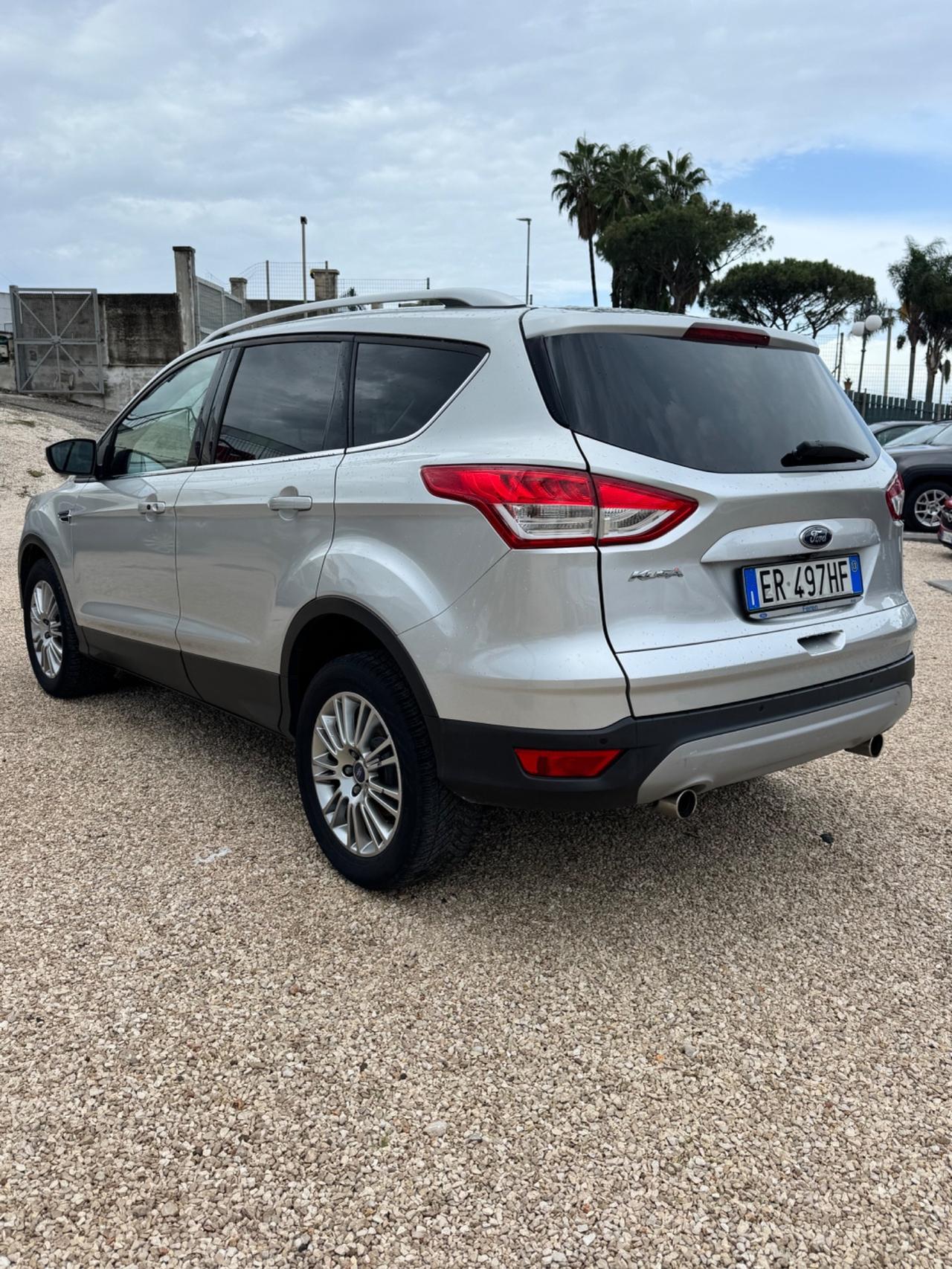 Ford Kuga 2.0 TDCI 140 CV 4WD Powershift Titanium