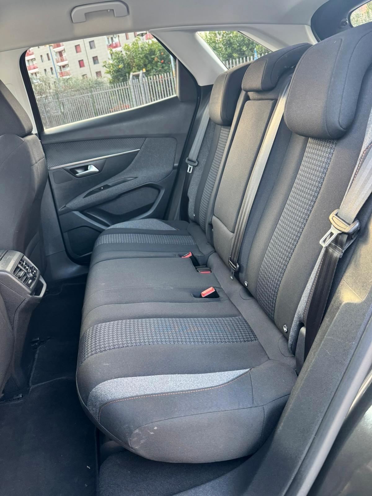 Peugeot 3008 BlueHDi 130 S&S EAT8 Allure