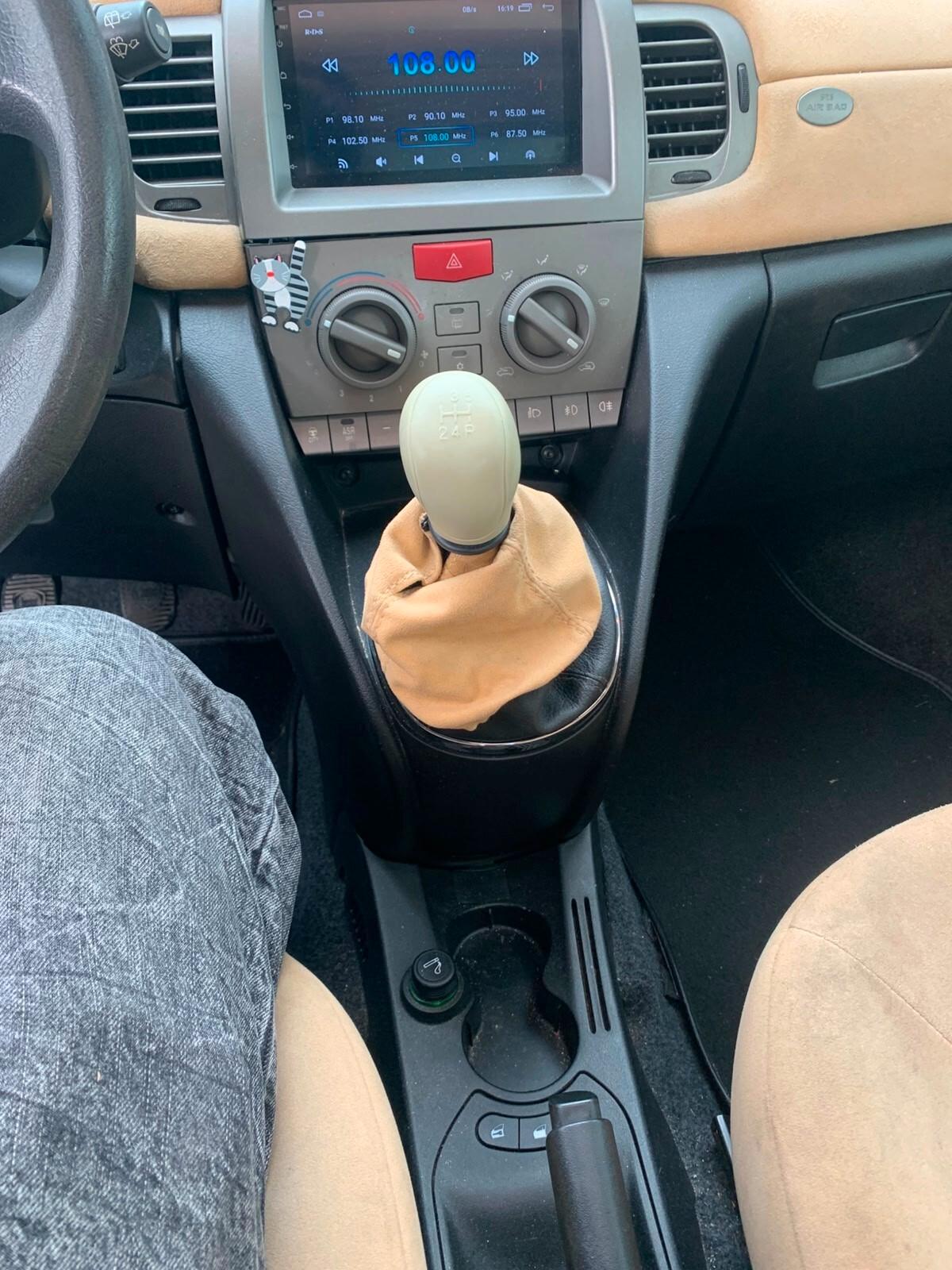Lancia Ypsilon 1.4 16V Platino
